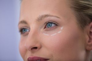 How to Remove Eye Bags Permanently